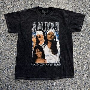Aaliyah Black Graphic Tee - Short Sleeve